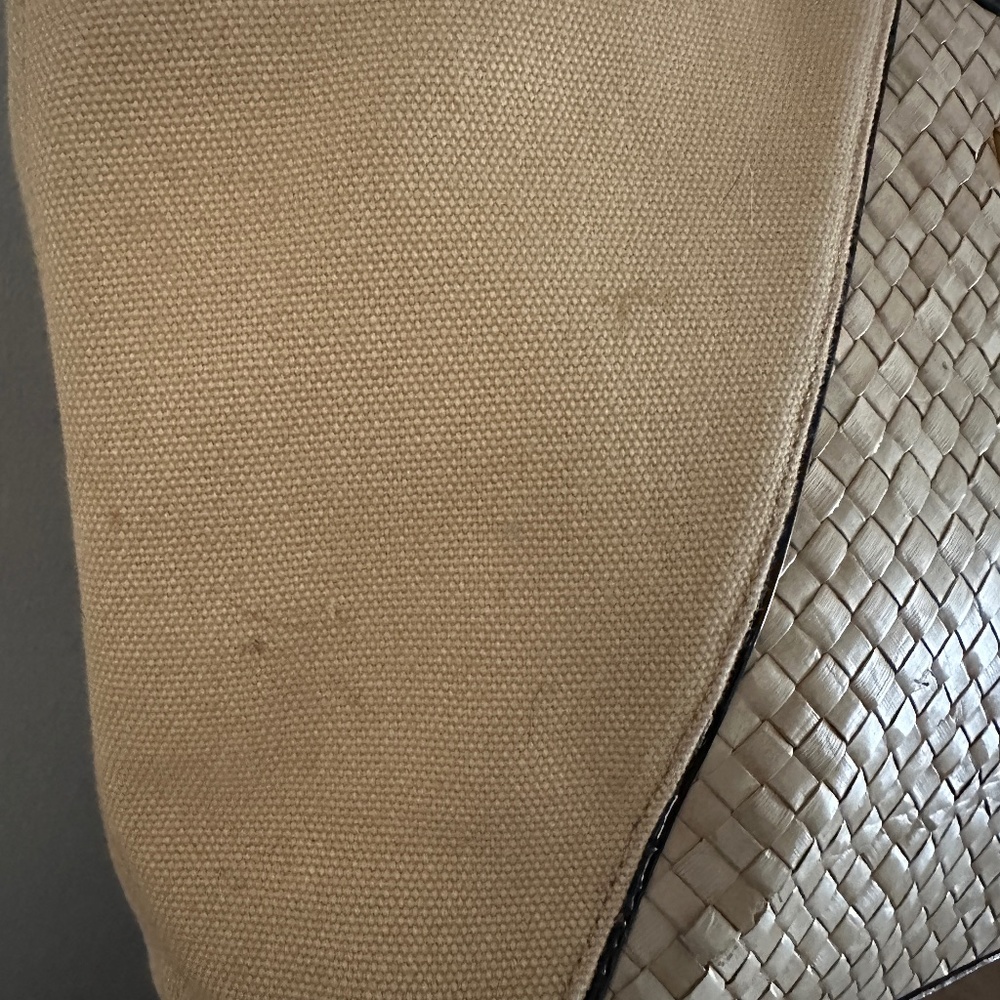 TORY BURCH Vintage Patent, Canvas and Raffia Shoulder Bag - Picture 4 of 12